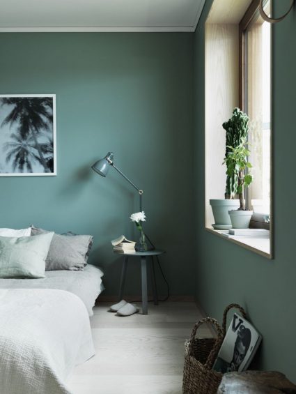 warna hijau emerald untuk kamar tidur