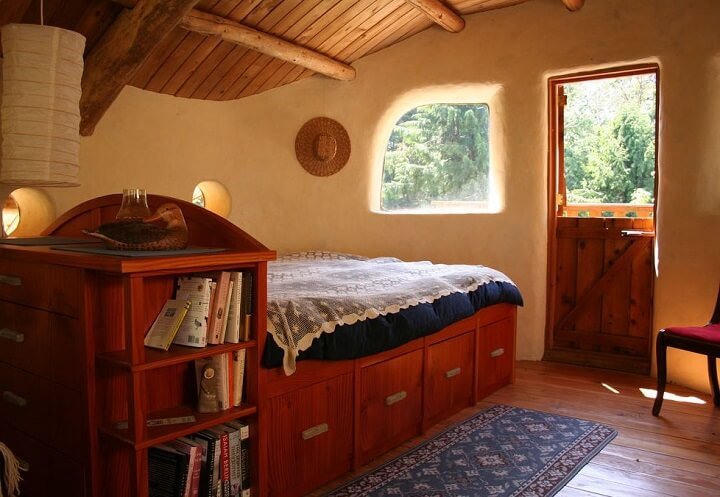 Desain rumah ramah lingkungan; desain kamar tidur rumah modern-cob