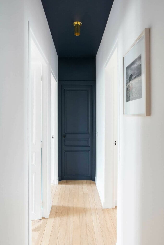 desain pintu minimalis sesuai dengan plafon