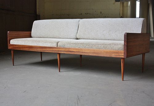 sofa kayu panjang