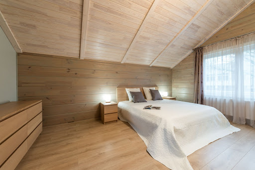 Kamar tidur kayu minimalis