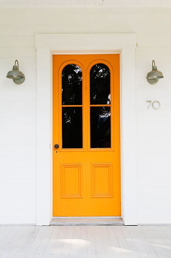 Pintu Alumunium Dengan Warna Terang